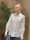SWEETLY BLOUSE OFFWHITE thumbnail