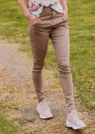 EMMA TAUPE