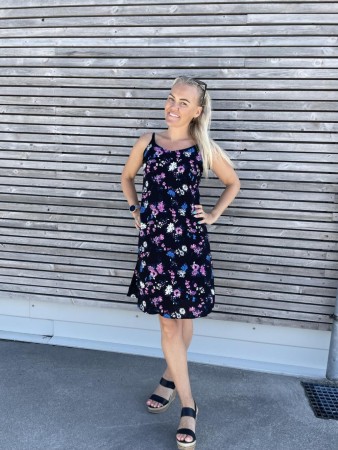 JOELLA STRAP DRESS BLACK FLOWER