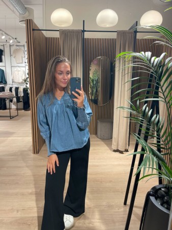 NIKI DENIM BLOUSE