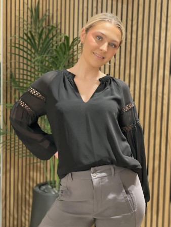 VIURA BLOUSE