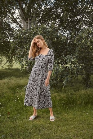 MMJOELLA SMOKK DRESS LEO