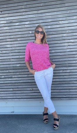 TUESDAY GENSER FUKSIA