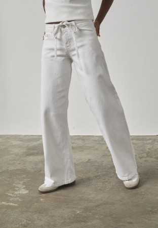 ONEA BELT JEANS WHITE