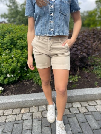 MARGARETH SHORTS SAND